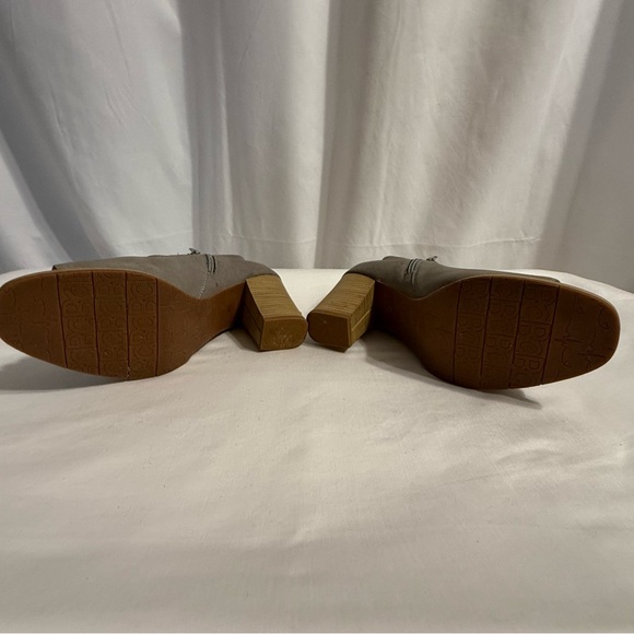 BC (Born in California) Gray Heeled Booties - Size 8.5 - Picture 8 of 10